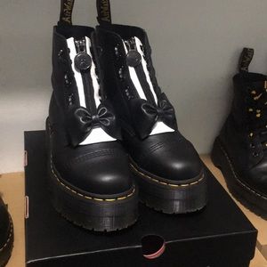 Dr. Martens Sinclair Lazy Oaf